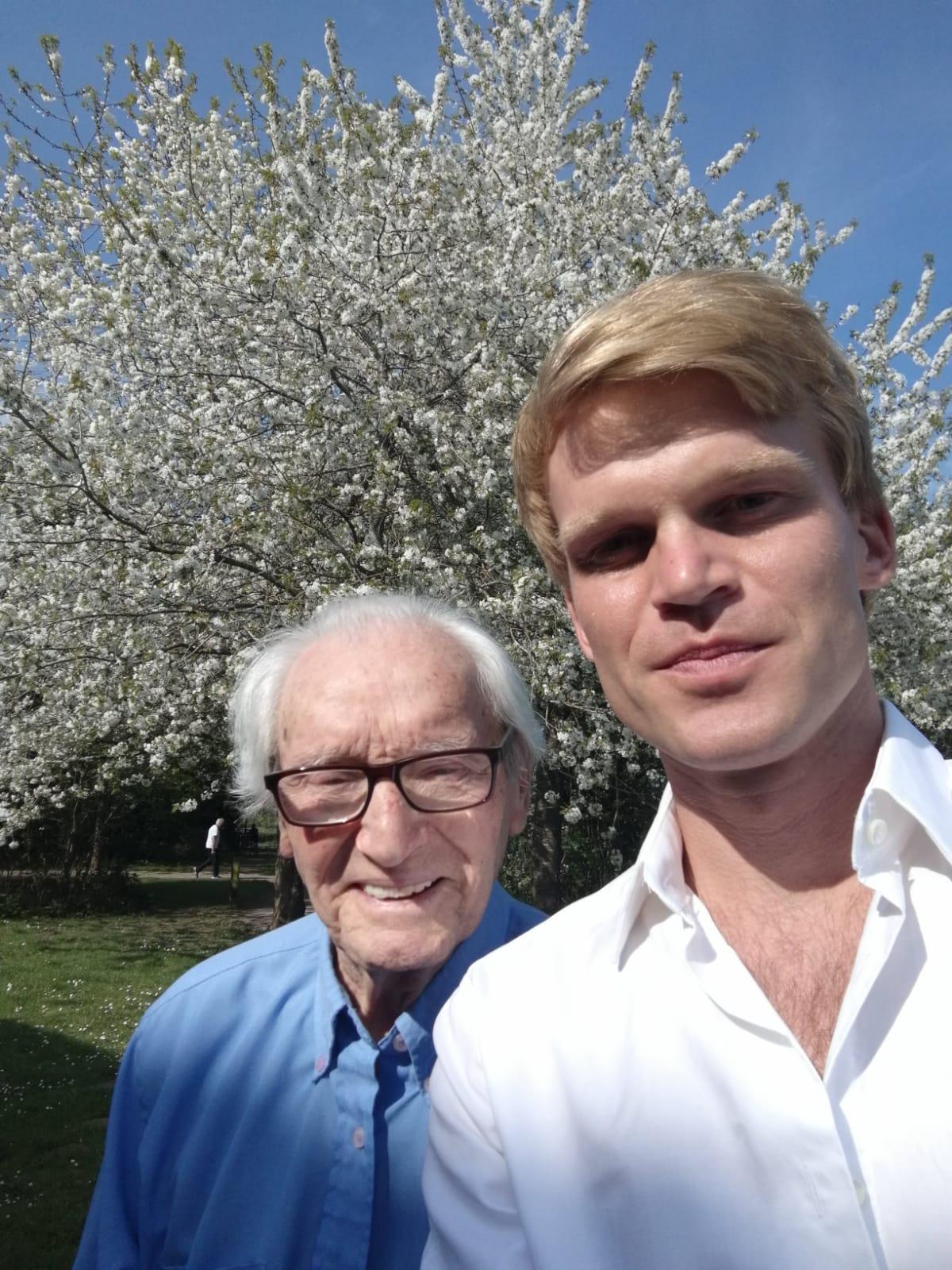 live in care service wokingham 